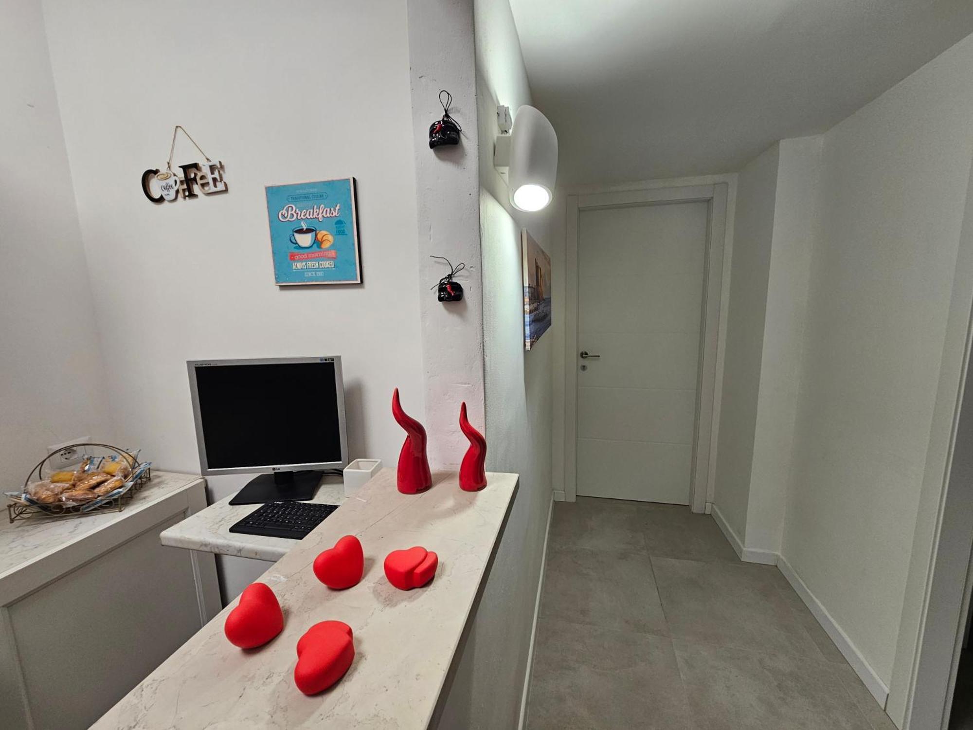 Erminia Suite Наполи Екстериор снимка