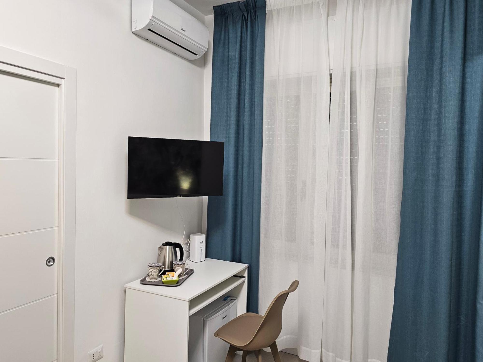Erminia Suite Наполи Екстериор снимка