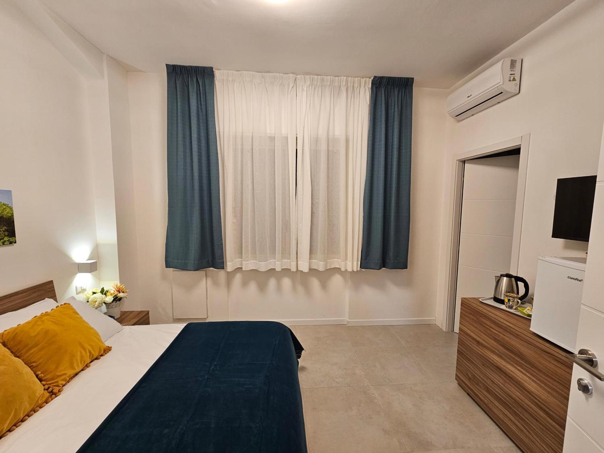Erminia Suite Наполи Екстериор снимка