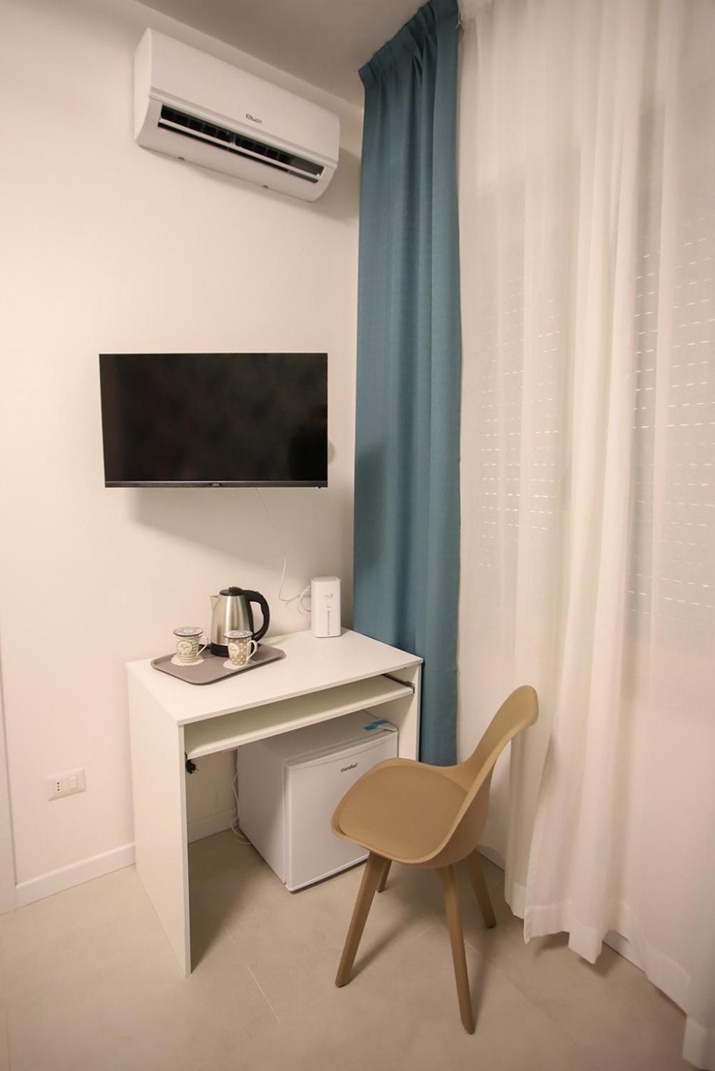 Erminia Suite Наполи Екстериор снимка