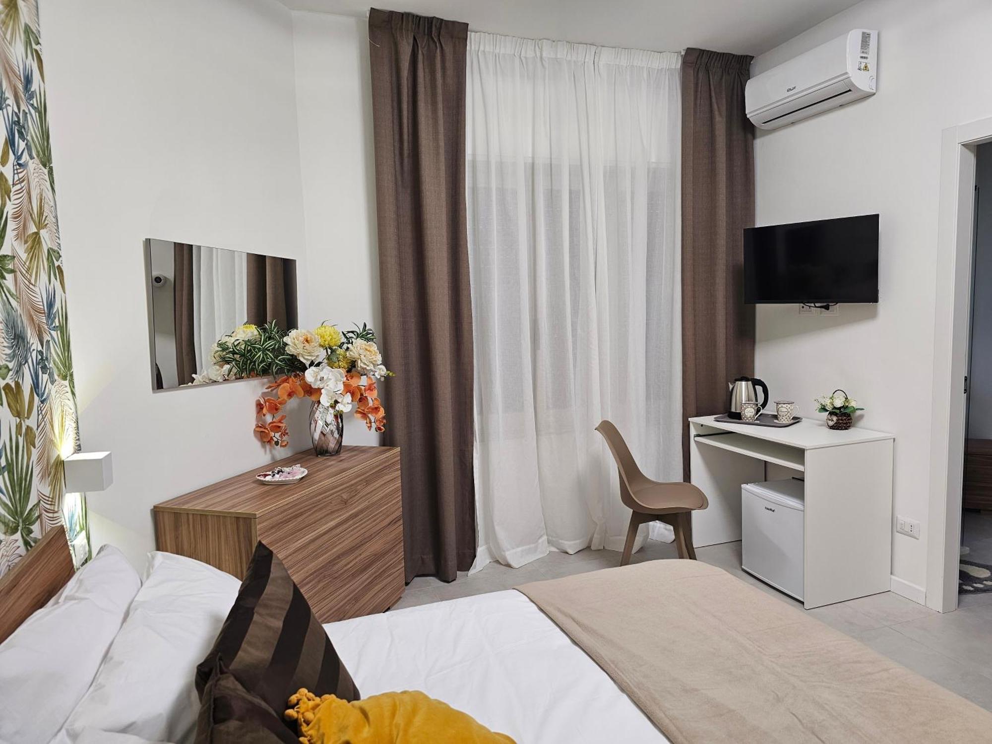 Erminia Suite Наполи Екстериор снимка